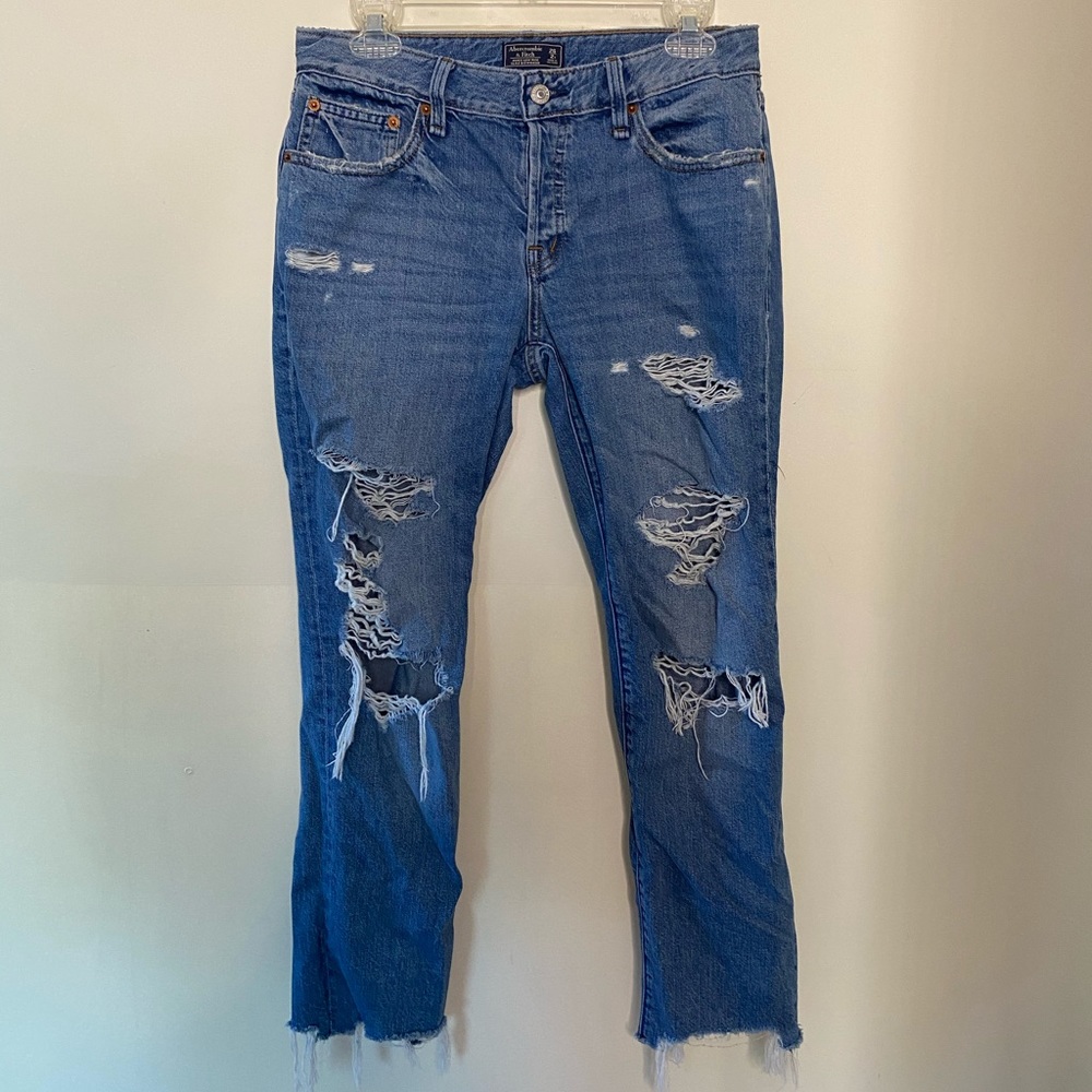 Low rise Slim Boyfriend Baggy jeans- A&F- size 2
